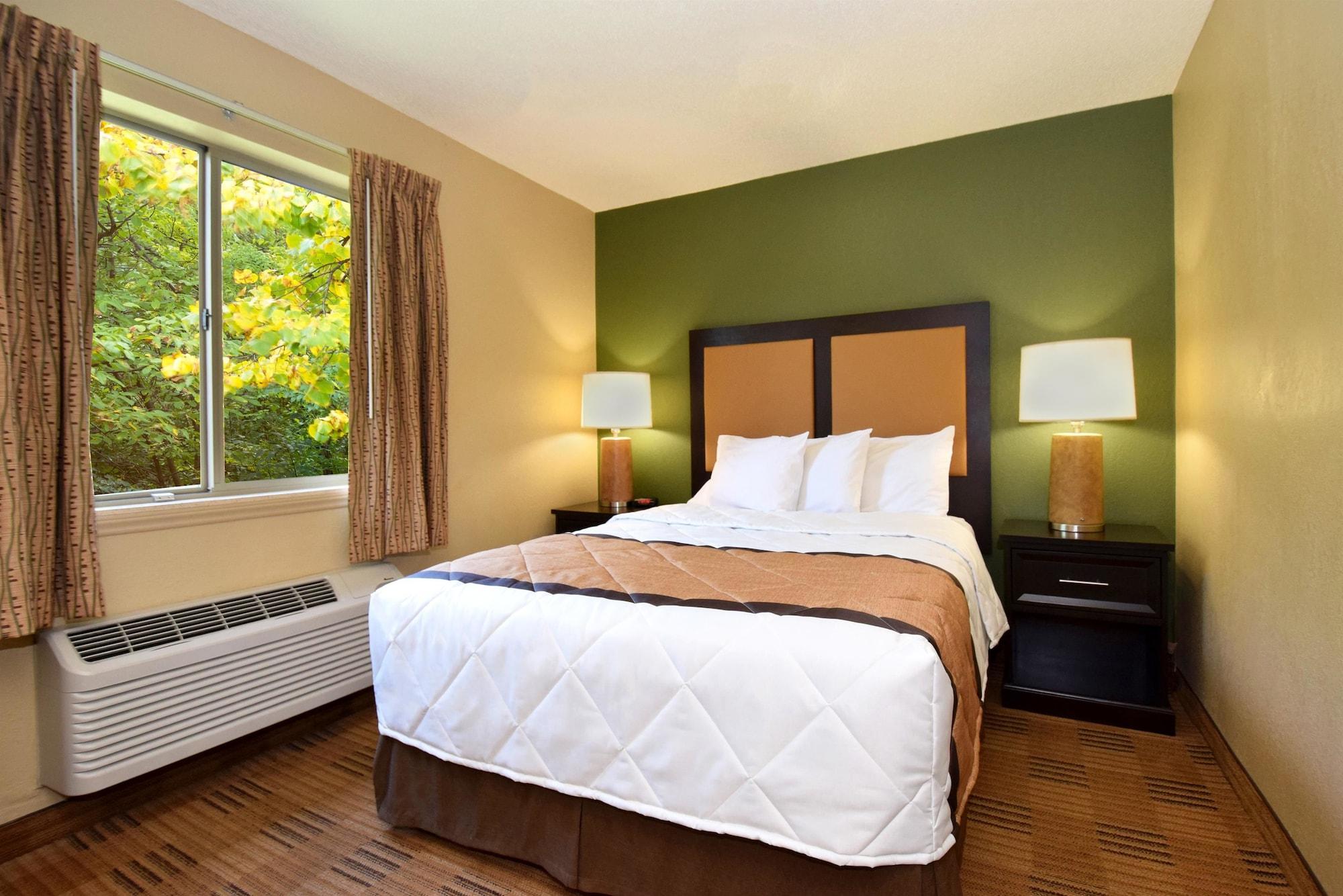 Extended Stay America Suites - Cincinnati - Blue Ash - Reagan Hwy Ngoại thất bức ảnh